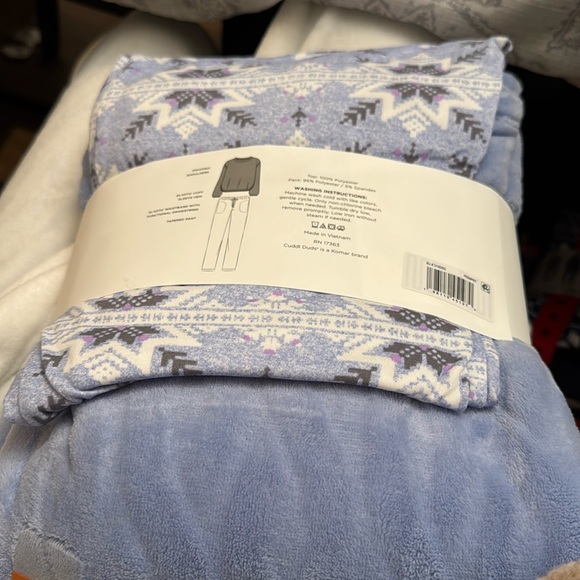- Cuddl Duds Women’s 2PC pajama set M - Picture 2 of 2